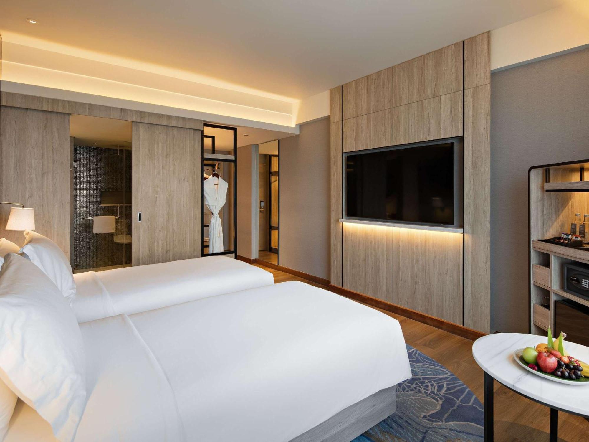 Moevenpick Hotel Jakarta City Centre Esterno foto