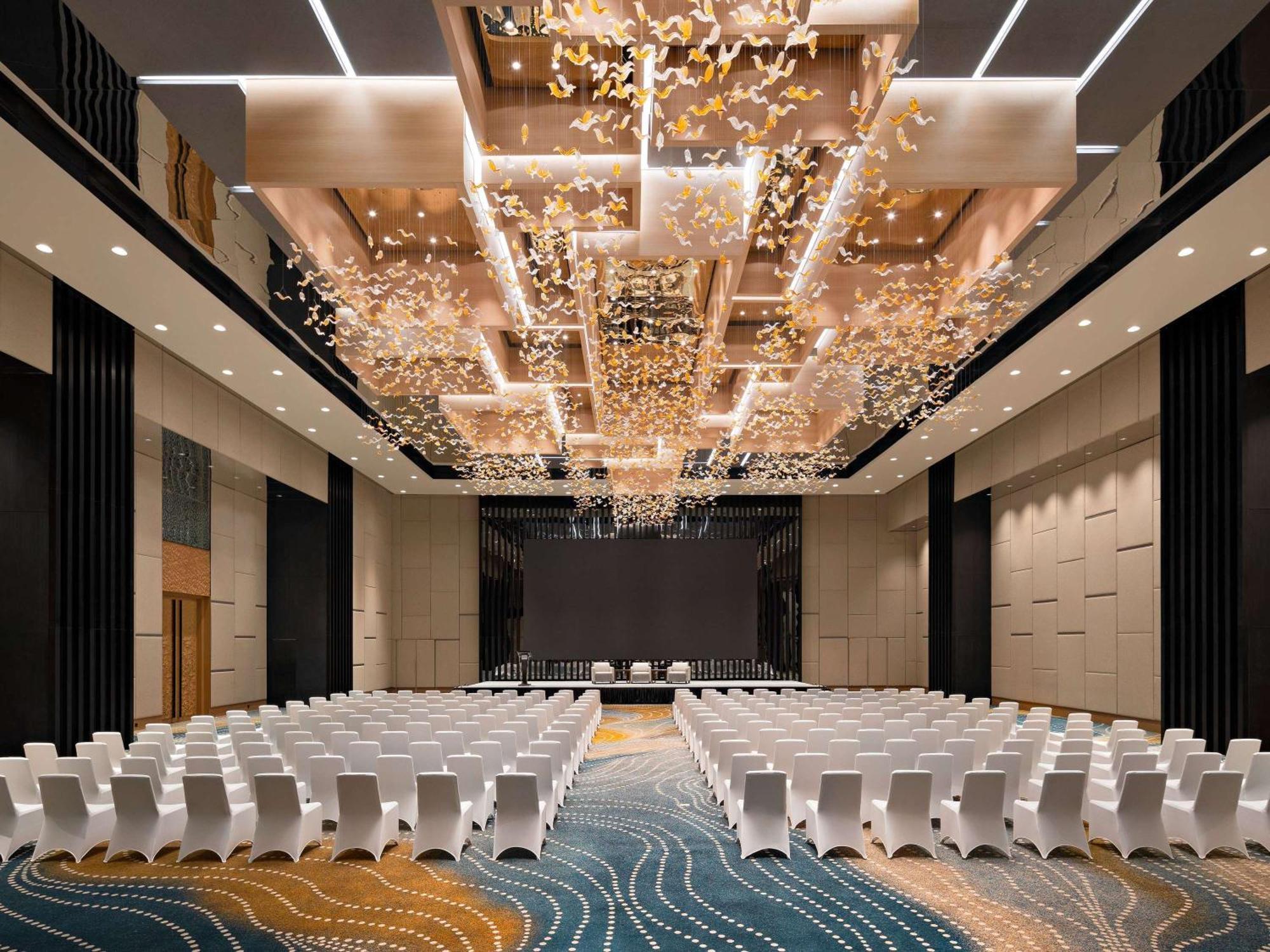 Moevenpick Hotel Jakarta City Centre Esterno foto