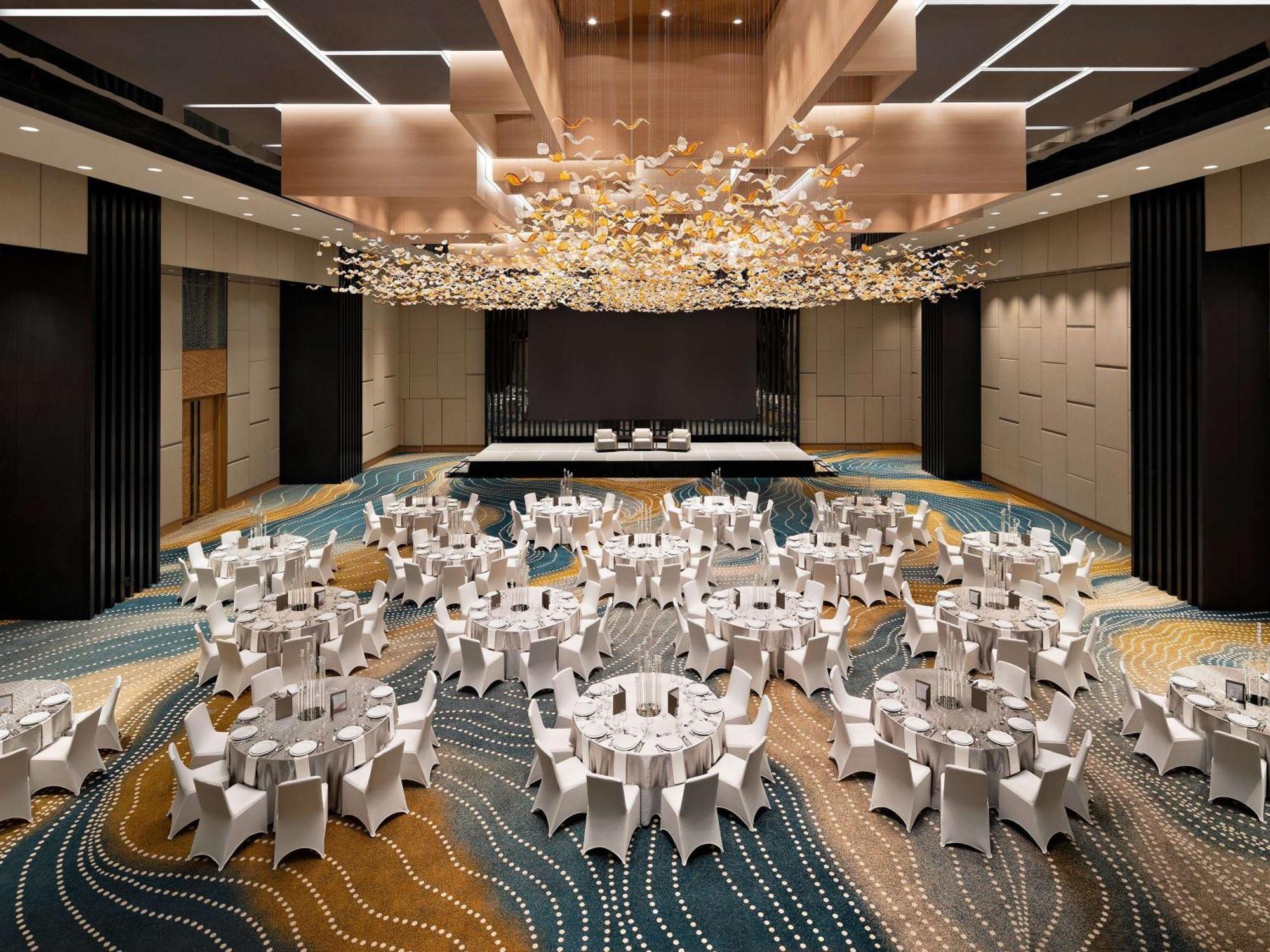 Moevenpick Hotel Jakarta City Centre Esterno foto