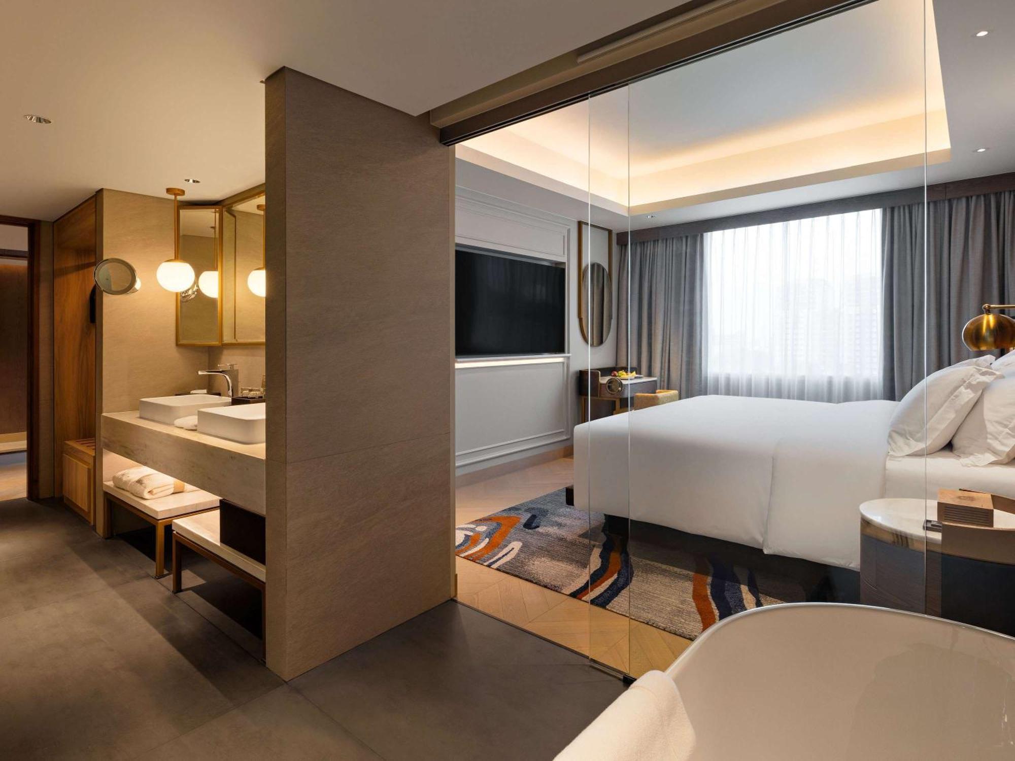Moevenpick Hotel Jakarta City Centre Esterno foto