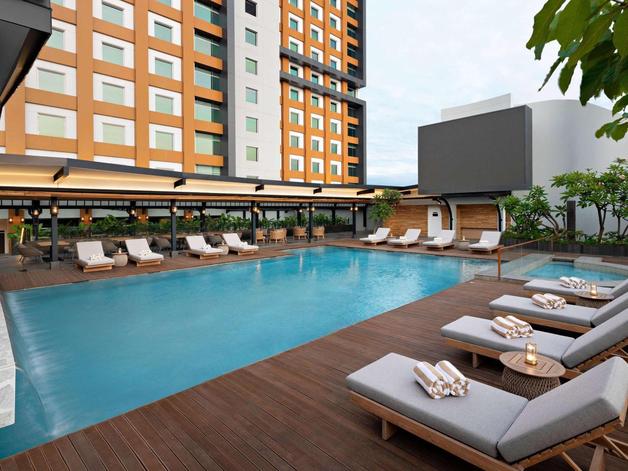 Moevenpick Hotel Jakarta City Centre Esterno foto